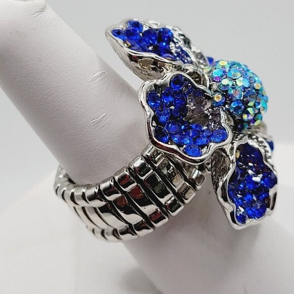 Blue Crystal Pave Set Flower Stretch Statement Ring Silver Tone LN Condition - Picture 3 of 5